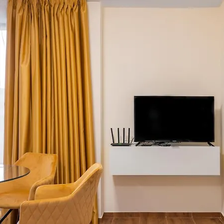 Chic 2bd Flat With Modern Furniture On Aldomirovska By Flat Mаnager