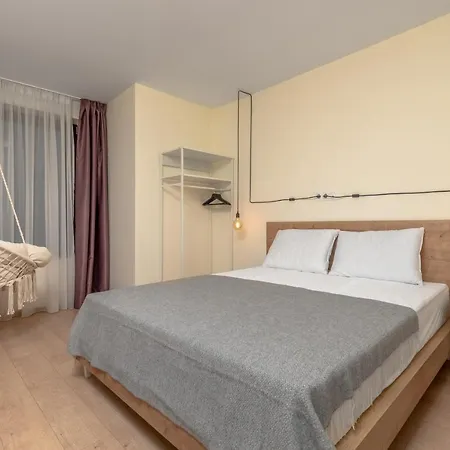 Chic 2bd Flat With Modern Furniture On Aldomirovska By Flat Mаnager Apartament