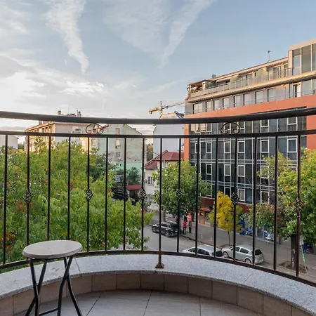 Chic 2bd Flat With Modern Furniture On Aldomirovska By Flat Mаnager *