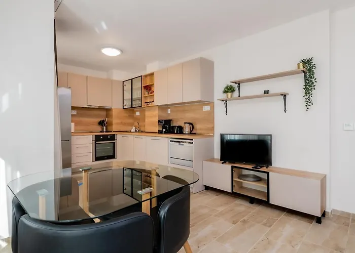 Chic 2bd Flat With Modern Furniture On Aldomirovska By Flat Mаnager Apartament