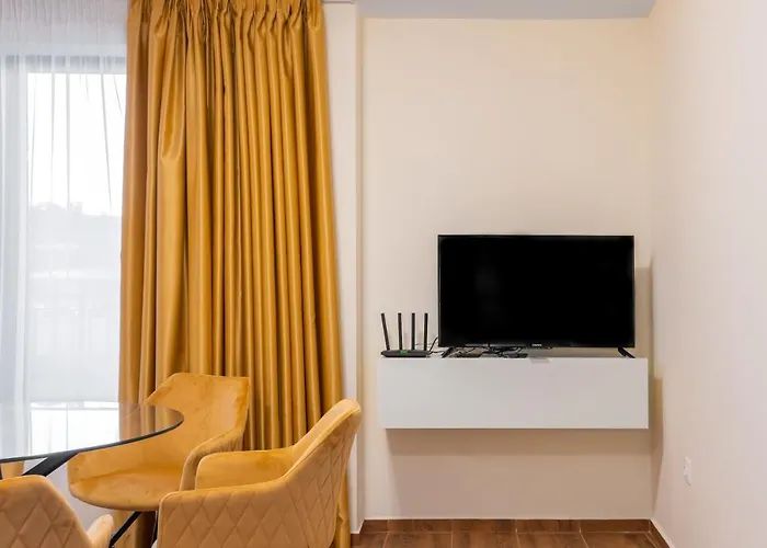 Chic 2bd Flat With Modern Furniture On Aldomirovska By Flat Mаnager