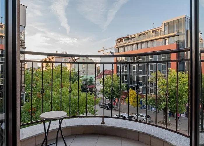 Chic 2bd Flat With Modern Furniture On Aldomirovska By Flat Mаnager *